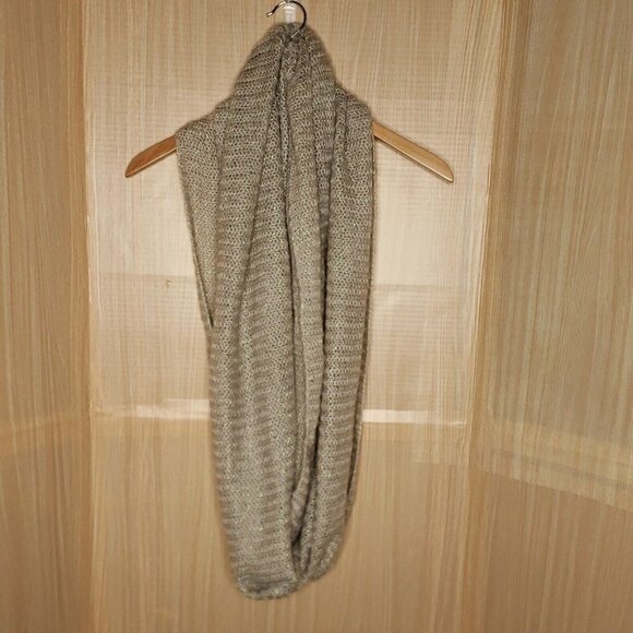 Joe Boxer  Sweater Knit Circle Scarf One Size - Picture 2 of 4